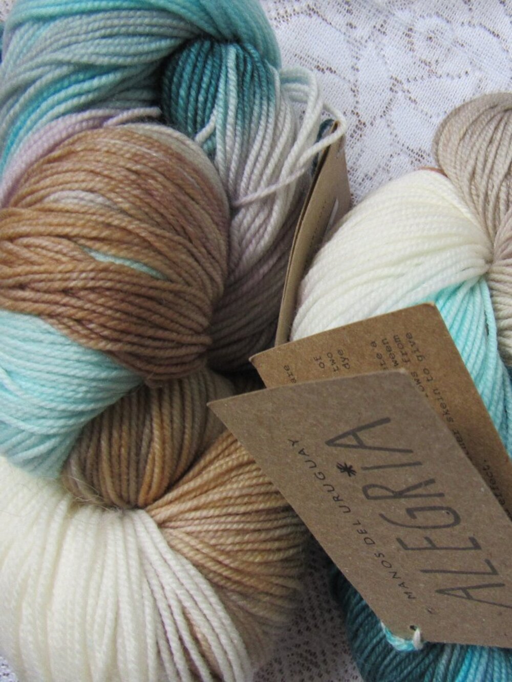 Lot of 2 Manos Del Uruguay Alegria Yarn -Atlantico- Merino Wool(75%) Blend - Picture 4 of 4
